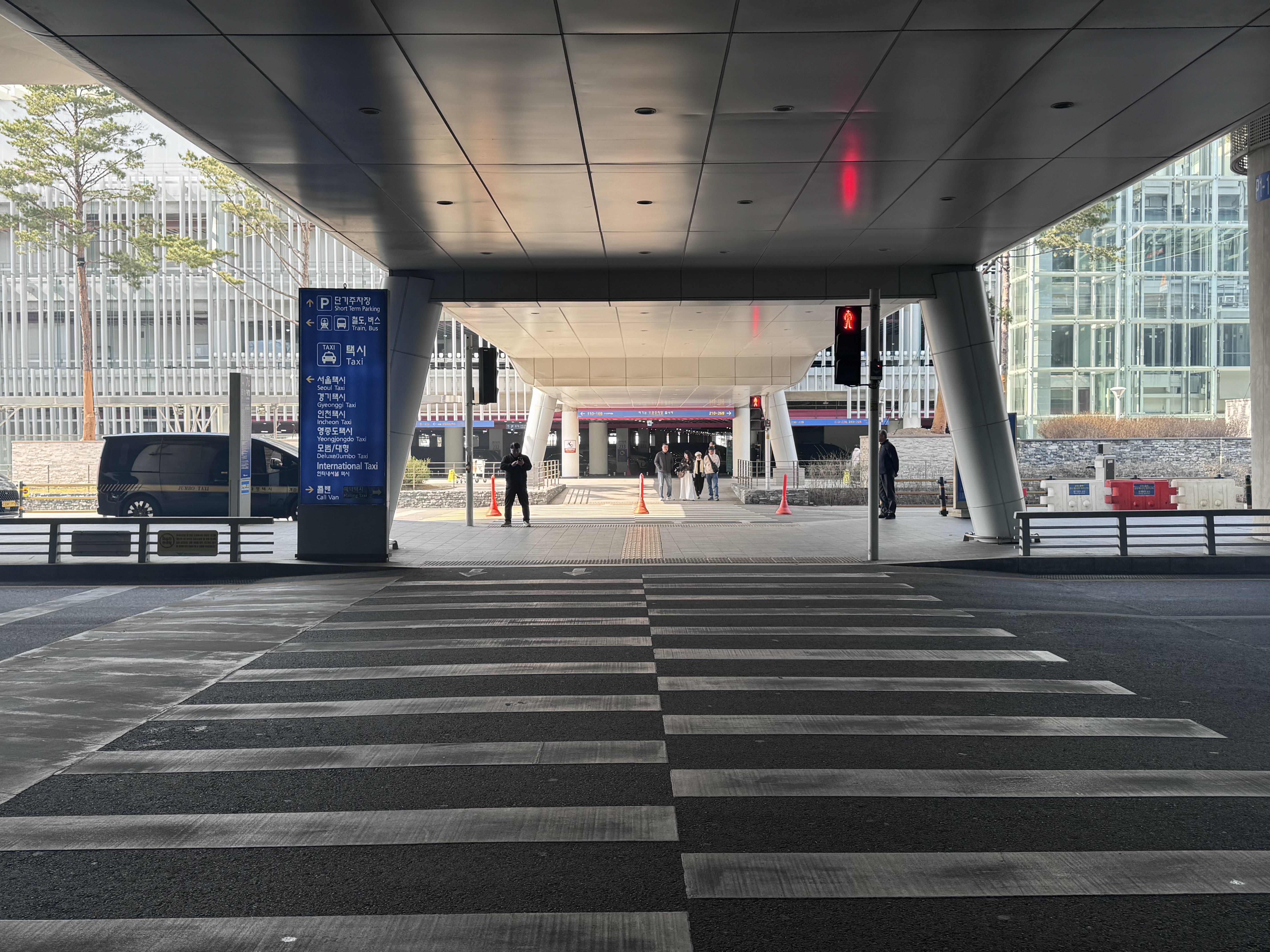인천공항 제2터미널 횡단보도 2회